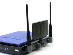Cisco Linksys WRT300N 无线路由器 思科产品的图片与分析